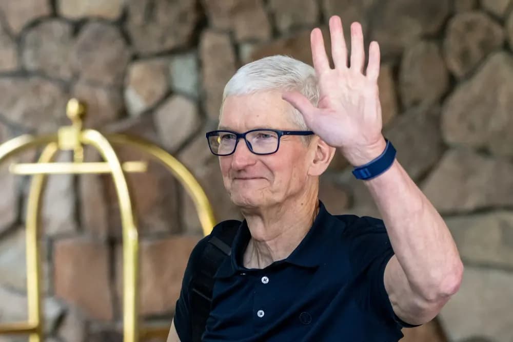 tim cook bye.webp